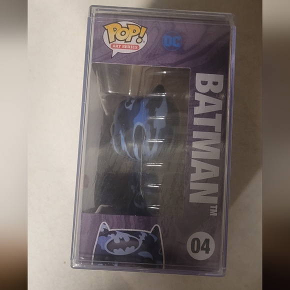 Batman funko pop with case protector - Picture 4 of 5